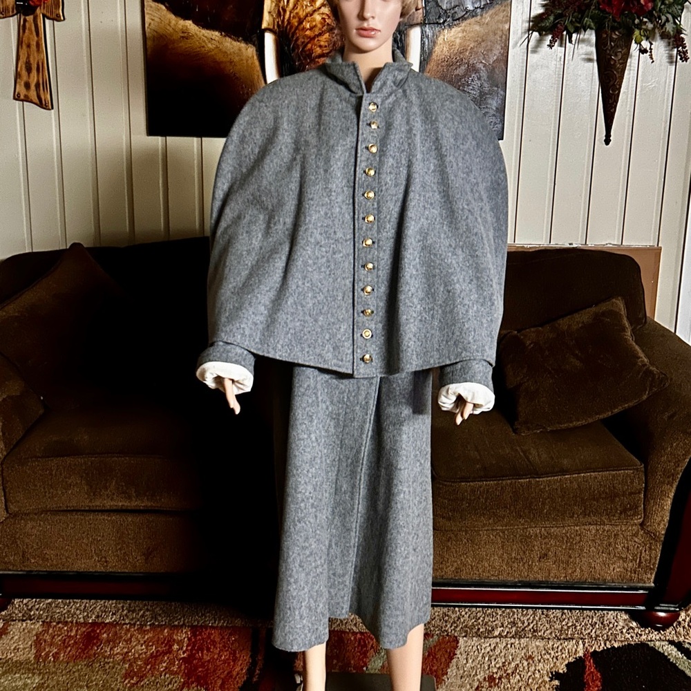 Quartermaster Shop ~ Usa ~ Gray Cape Coat W/Gold Buttons Civil War Wool Coat View 3